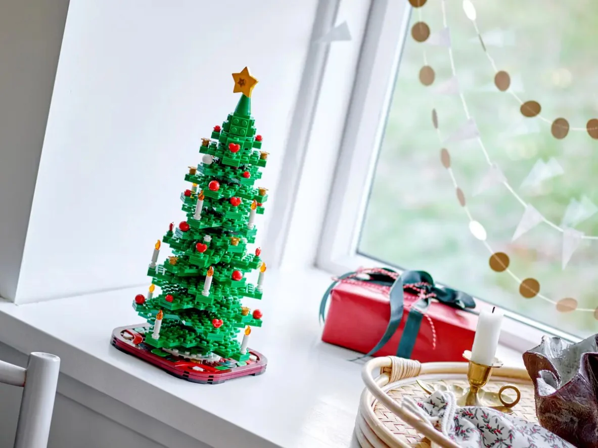 LEGO® Christmas Tree-40573 - Image 4
