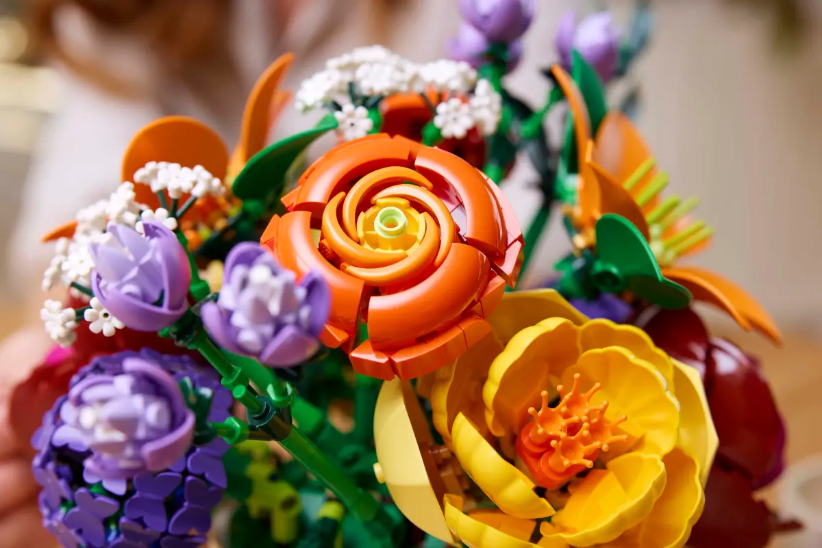 LEGO® Flower Arrangement - 10345 - Image 5